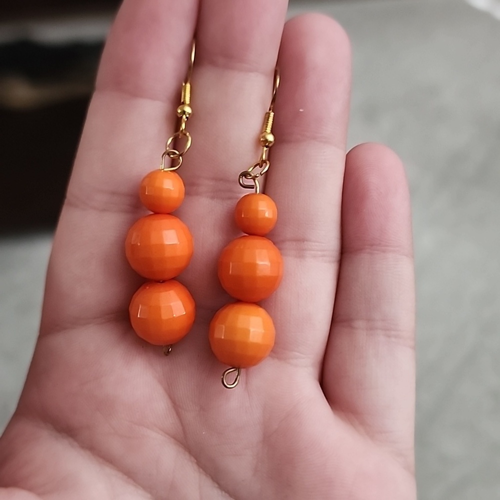 (90) Orange Beaded Dangle Earrings